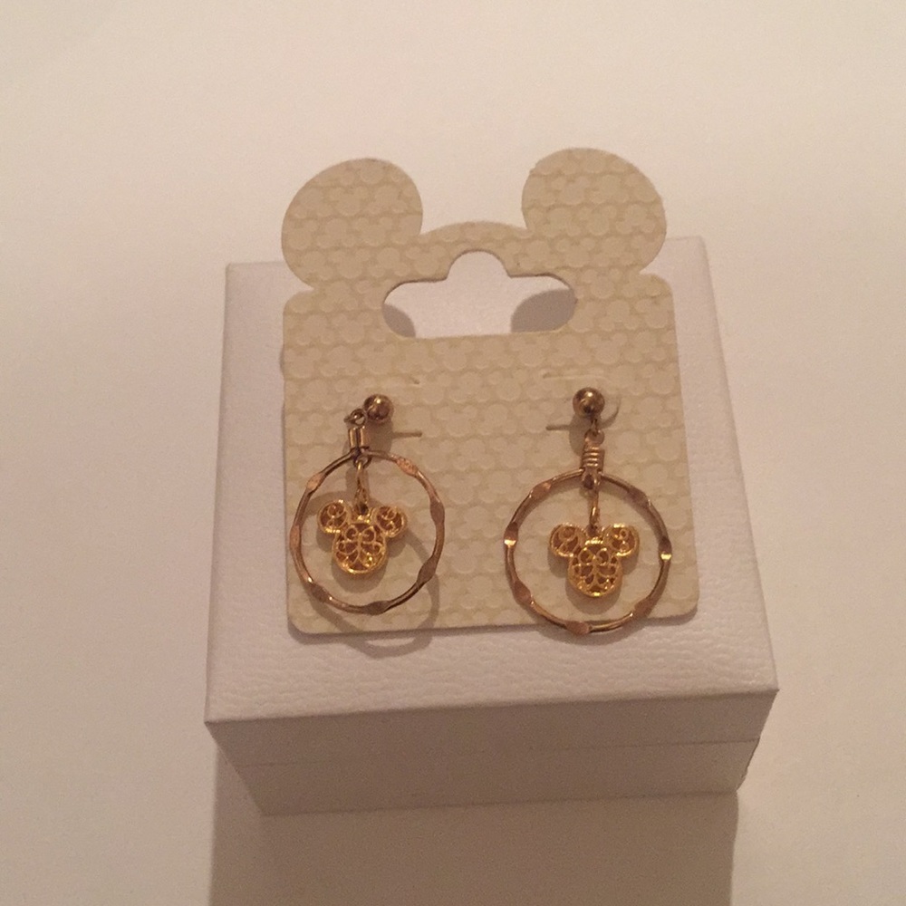 🩷NWT DISNEY PARK Minnie Mouse Earings- goldtone